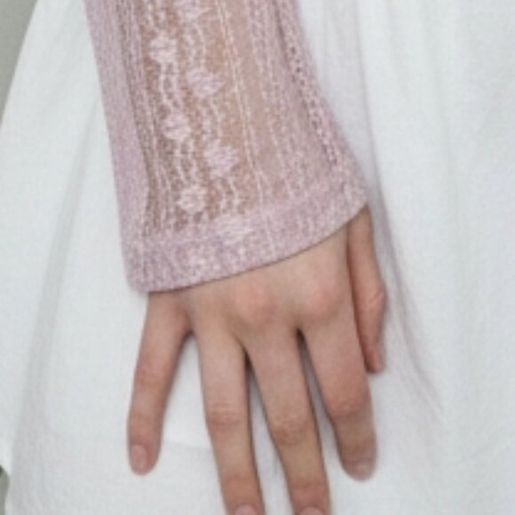 No Comment* Pink Lace* V-neck* Bell-Sleeve Blouse* Size: Juniors M - Picture 3 of 7